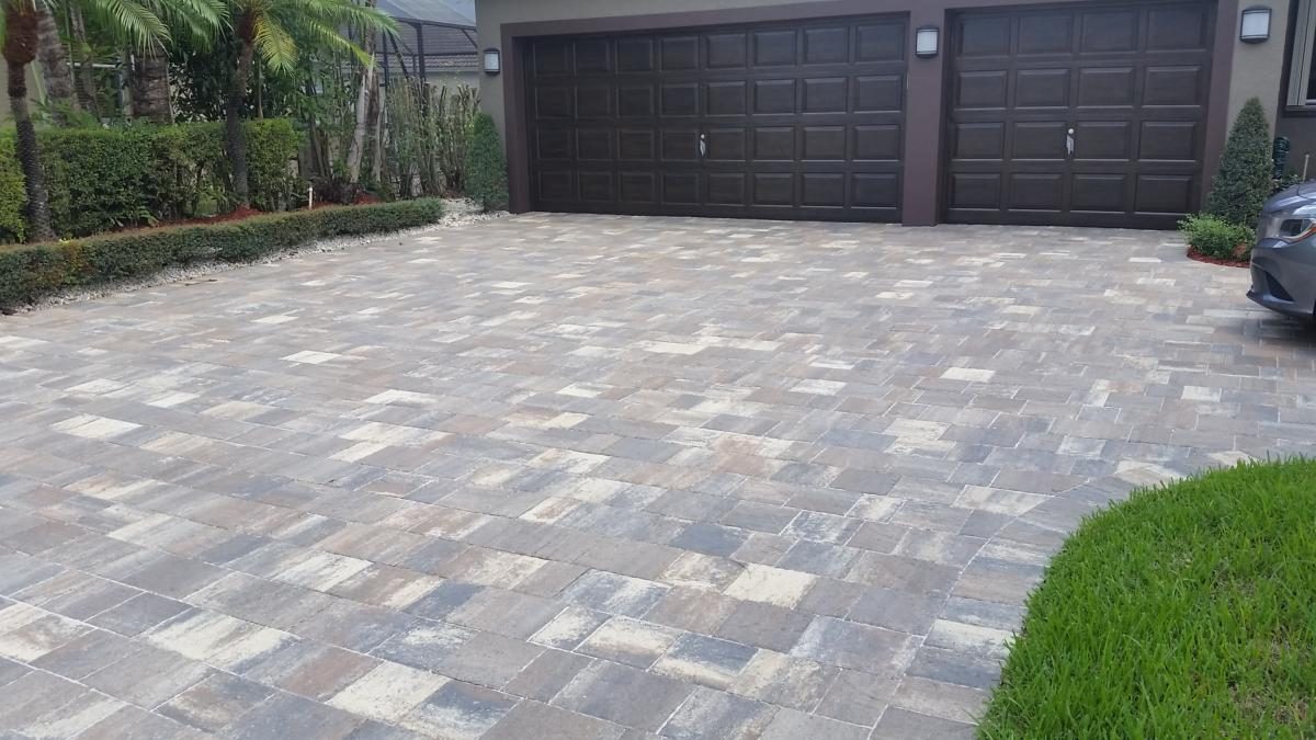 Cliff's Pools & Patios paver driveway and walkway