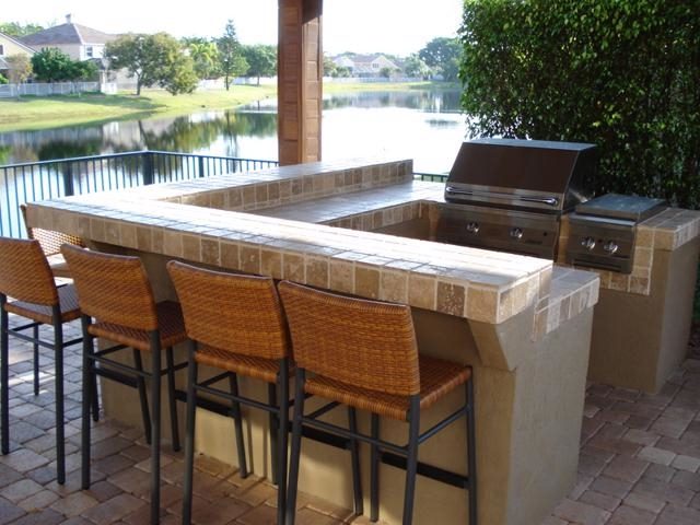 Cliff's Pools & Patios screened outdoor kitchen with granite bar - serving Weston, FL