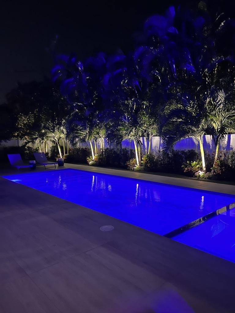 Cliff's Pools & Patios outdoor pool lighting