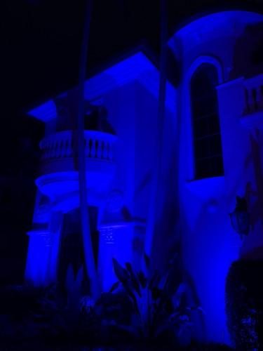 Cliff's Pools & Patios outdoor pool lighting