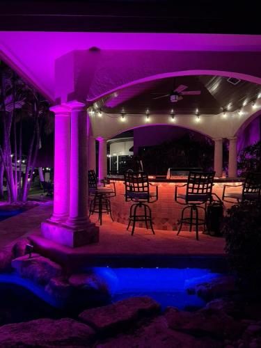 Cliff's Pools & Patios outdoor pool lighting