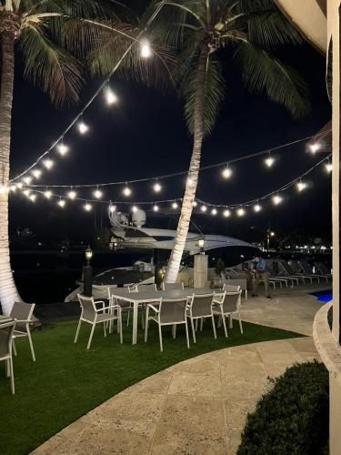 Cliff's Pools & Patios outdoor pool lighting - serving Cloud Lake, FL