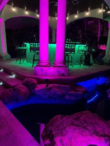 Cliff's Pools & Patios outdoor pool lighting - serving Delray Beach, FL