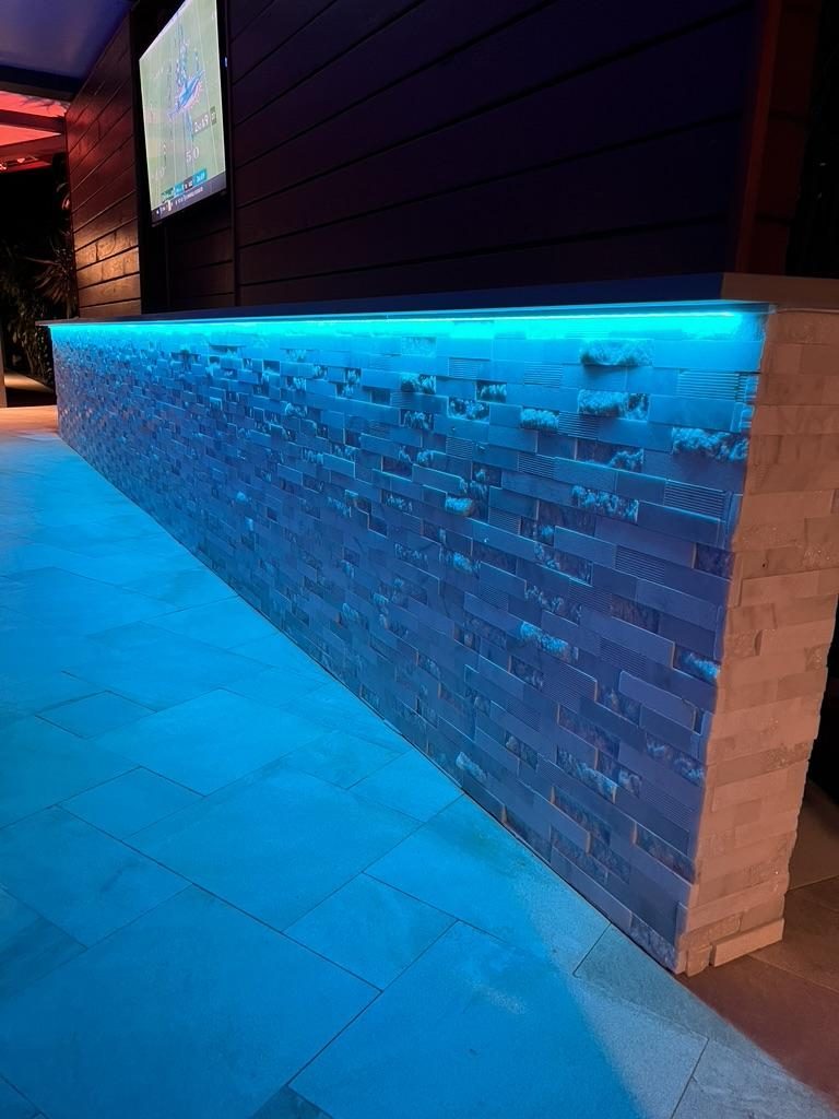 Cliff's Pools & Patios outdoor pool lighting - serving Boca Raton, FL