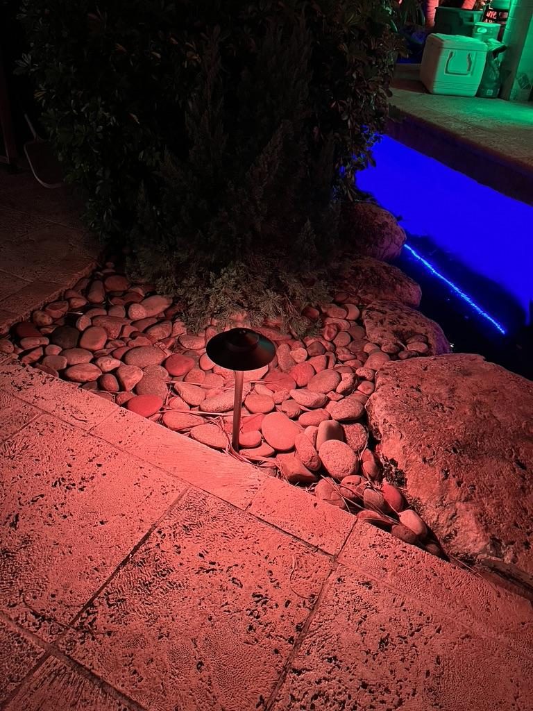 Cliff's Pools & Patios outdoor pool lighting