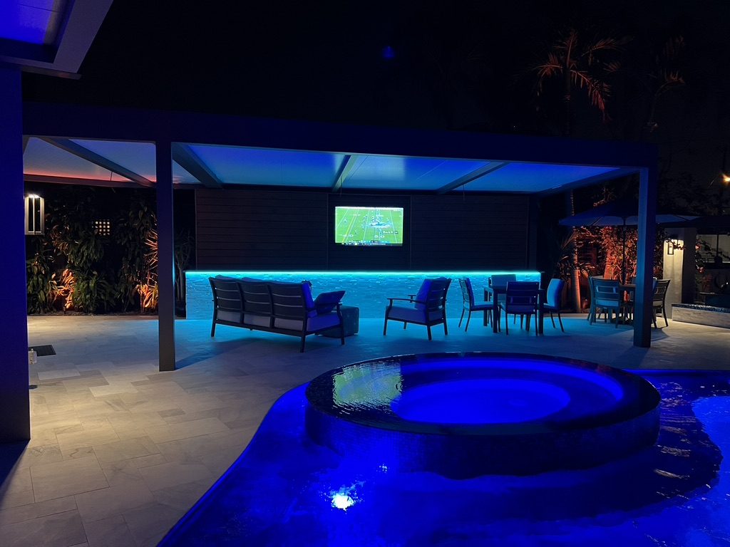 Cliff's Pools & Patios outdoor pool lighting
