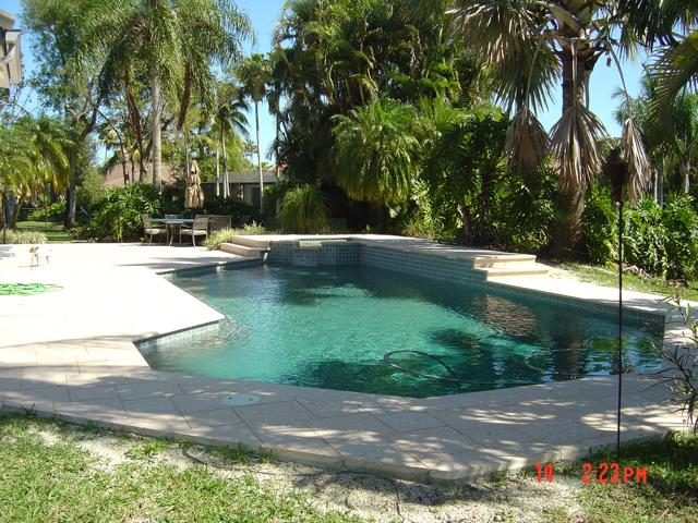 Cliff's Pools & Patios paver pool deck and patio - serving West Park, FL