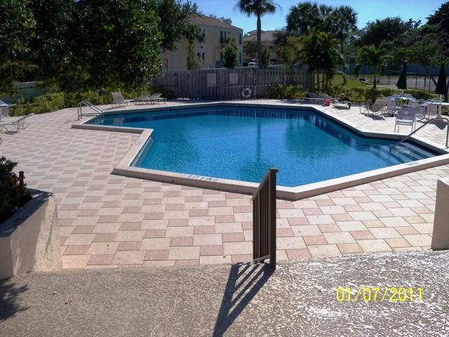 Cliff's Pools & Patios paver pool deck and patio - serving Pompano Beach, FL
