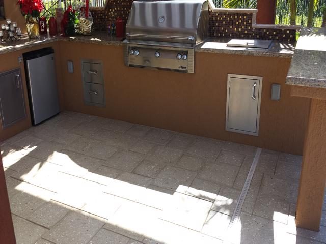 Cliff's Pools & Patios paver pool deck and patio