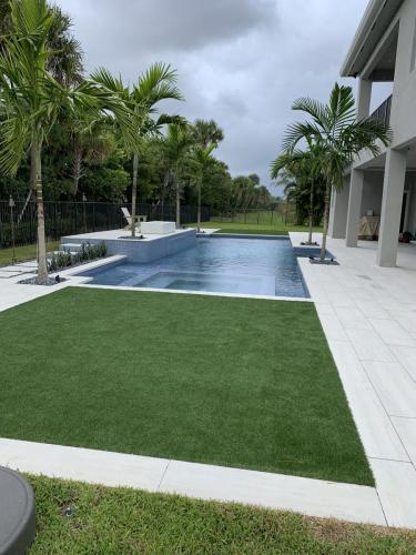 Pool 1 (1)
